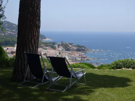 Appartement à Calella de Palafrugell, Apartamento en planta baja y magníficas vistas al mar con gran terraza y zona ajardinada privada, piscina y tenis en Calella de Palafrugell - L1001821