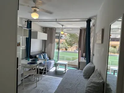 Appartement à Bormes les Mimosas, Studio climatisé à 2 pas de la plage, loggia, parking privé - Bormes-les-Mimosas - L1001826