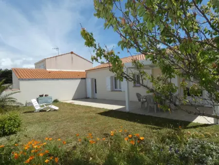 Maison lumineuse avec jardin près de la plage - 2 chambres, animaux acceptés, WIFI, parking - Photo 5
