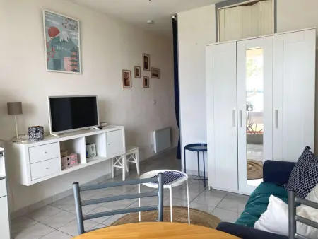 Bel Appartement T1 avec Loggia à Balaruc-les-Bains - Photo 3