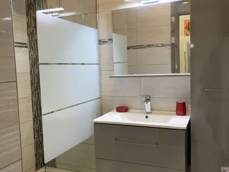 Bel Appartement T1 avec Loggia à Balaruc-les-Bains - Photo 10