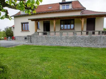 Gite à Chalais,Maison Perchée avec Grand Jardin et Proximité Sites Historiques au Cœur du Périgord FR-1-616-375 N°1001837