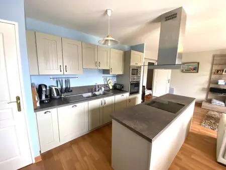 Appartement au calme avec WIFI, balcon, parking au centre de Perros-Guirec, à 500m des commerces - Photo 9