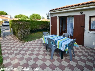 Maison à La Palmyre, Maison de plain-pied avec piscine surveillée, proche commerces et mer - L1002114