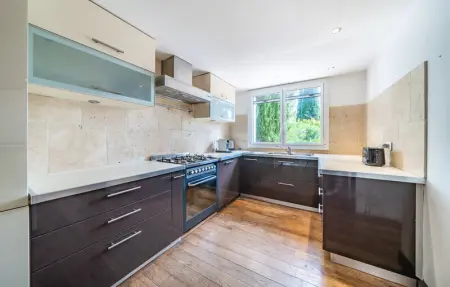 House with pool panoramic view, Maison 10 personnes à Saint Cézaire sur Siag - Photo 15