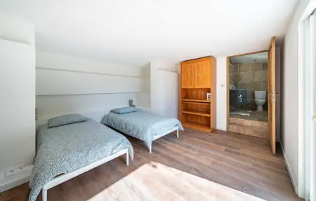 House with pool panoramic view, Maison 10 personnes à Saint Cézaire sur Siag - Photo 18