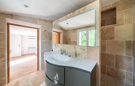 House with pool panoramic view, Maison 10 personnes à Saint Cézaire sur Siag - Photo 22