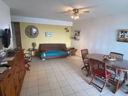 Appartement lumineux à 100m de la plage avec cuisine équipée et 2 chambres climatisées. - Photo 1