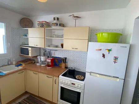Appartement lumineux à 100m de la plage avec cuisine équipée et 2 chambres climatisées. - Photo 2