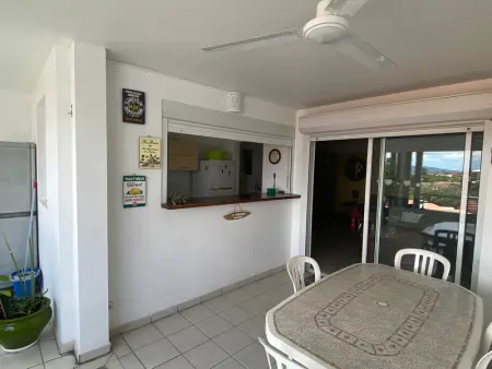 Appartement lumineux à 100m de la plage avec cuisine équipée et 2 chambres climatisées. - Photo 3