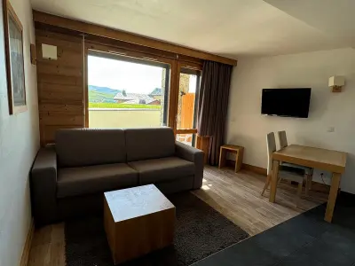 Appartement à Belle Plagne, Studio cabine avec balcon, piscine, spa, animaux admis, accès direct pistes - Belle Plagne - N°1002321