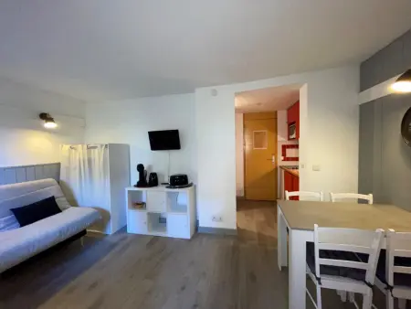 Studio cosy avec balcon, proche pistes et commerces, accès piscine, parfait pour 4 personnes - Photo 1