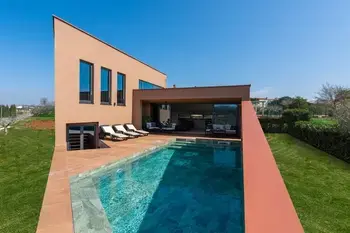 Villa in Novigrad,447269 HR-52466-49 N°1002829