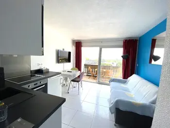 Appartement à Guidel, Studio rénové 2-4 pers, piscine chauffée, plage à 500m, Wifi, parking, terrasse, proche centre Guidel - L1002877