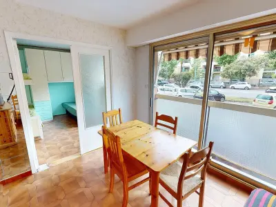 Appartement à Menton, Studio Économique Près des Plages et Commerces, 6 Couchages - Menton - L1002878