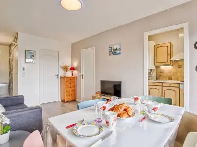 Appartement à Cabourg, Appartement cosy pour 4 à Cabourg avec balcon ensoleillé, à 400m de la plage - L1002978