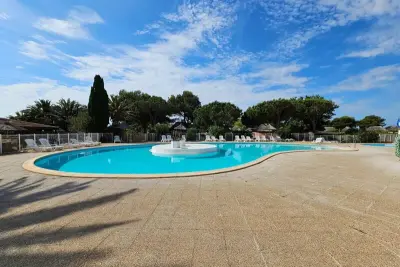 Maison à Le Barcarès, Mas de pêcheur avec jardin et piscine au Barcarès - L1003200