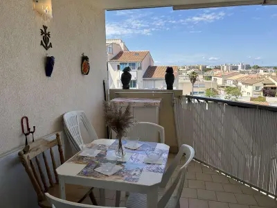 Appartement à Le Grau du Roi, Appt Climatisé 4 Pers avec Piscine et Parking, Plage à 200m - L1003294