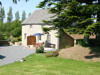 Gite à Clitourps,Maison en pierre avec jardin clos à proximité de Barfleur - 2 chambres, WiFi, terrasse, barbecue FR-1-362-734 N°1003313