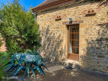 Location Gite à Saint Chamassy,Charmante maison avec jardin, proche vallée Dordogne et Vézère, idéale pour famille et découvertes FR-1-616-143 N°1003347