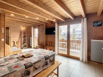 Chalet à La Toussuire, Chalet cosy 2 étoiles, 9 pers, 4 ch, 2 sdb, terrasse sud, proche télésiège, commerces, piscine été - L1003490