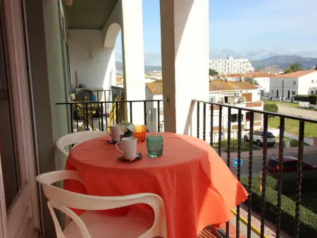 Appartement à Empuriabrava, Appartement en Centre-Ville à Empuriabrava avec Terrasse et Proche de la Mer - L1003594