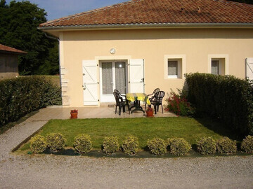 Location Gîte in Angoumé,Gîte rural chaleureux avec terrasse et jardin près des thermes de Saubusse FR-1-360-200 N°1003610