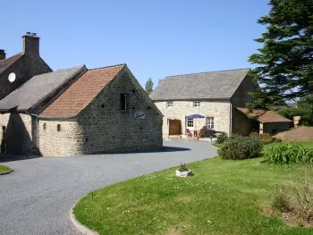 Gite à Clitourps,Maison en Pierre à Proximité des Plages avec Jardin, Parking et Wifi FR-1-362-828 N°1003621