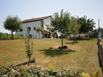 Casa rural en Sare,Gîte spacieux à Sare - Plain-pied, jardin clos, terrasse privée, wifi, parking FR-1-384-456 N°1003647