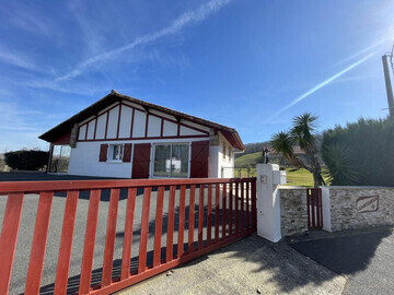 Location Gite à Hasparren,Gîte charmant à Hasparren avec vue, terrasse privée, climatisation, parking et WiFi FR-1-384-670 N°1003669