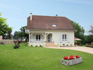 Location Gite à Soumoulou,Maison rénovée avec grand jardin, clim, proche de Soumoulou FR-1-384-745 N°1003673