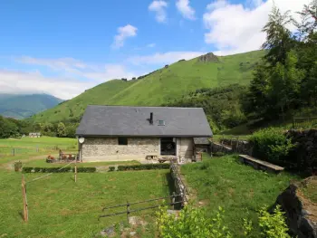 Gite à Accous,Grange restaurée avec terrasse et jardin, idéal pour déconnexion FR-1-384-84 N°1003675