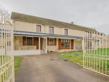 Casa rural en Arrelles,Charmant Gîte avec Jardin, Cheminée et Jacuzzi, Parfait pour Familles et Amis - Animaux Acceptés FR-1-543-318 N°1003697