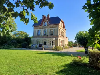 Casa rural en Les Bordes Aumont,Demeure historique avec parc, proche Troyes, 5 min autoroute, tout inclus et équipements complets FR-1-543-319 N°1003698