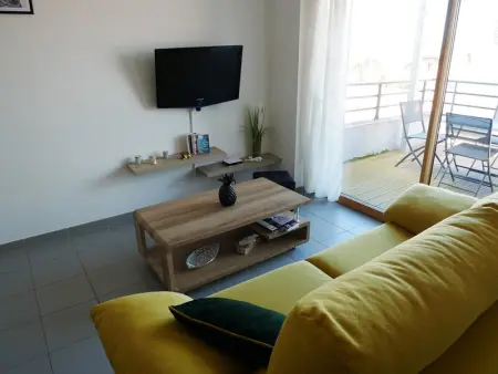 Appartement T2 avec terrasse, parking et à proximité des commodités à Saint-Gilles-Croix-de-Vie - Photo 1