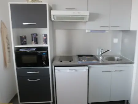 Appartement T2 avec terrasse, parking et à proximité des commodités à Saint-Gilles-Croix-de-Vie - Photo 3