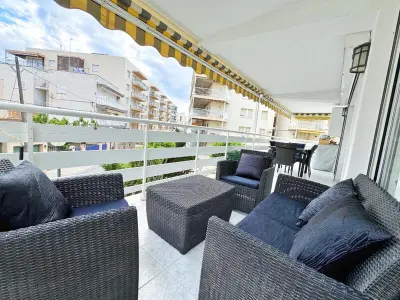 Appartement à Salou, Appartement Familial à 50m de la Plage avec Wi-Fi, Terrasse et Cuisine Équipée à Salou - L1004010