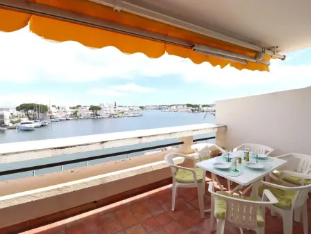 Appartement à Le Grau du Roi, Marina 2 pièces avec terrasse et parking, animaux admis, proche plage - L1004022