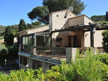 Location Villa in Giens,Maison Semi-Indépendante à Giens avec Vue Mer et Wifi FR-1-335-201 N°1004032