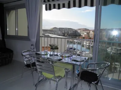 Appartement à Sète, Charmant appartement avec parking privé, proche plage et marina, équipé et sécurisé - L1004161