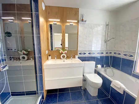 Penthouse au cœur de Lorient avec terrasses, spa, parking sécurisé et proche des plages - Photo 24