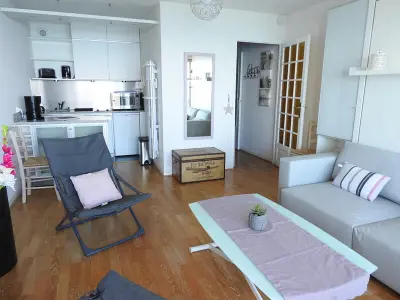 Appartement à Les Sables d'Olonne, Studio avec balcon, WIFI, et parking proche plage - L1004231