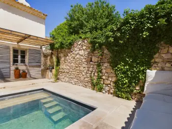 Casa a Mouriès,Maison de village rénovée avec jardin et bassin à Mouriès, idéale pour 6 personnes FR-1-599-107 N°1004321