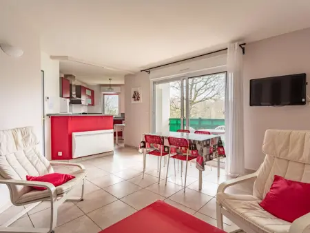 Appartement à Saint Jean de Luz, Appartement Moderne avec Terrasse – 700m des Commerces, St-Jean-de-Luz - L1004597