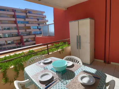 Appartement à Sète, Sète: T2 avec terrasse couverte, piscine et parking en résidence front de mer - L1004697