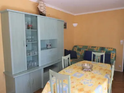 Appartement à Royan, Appartement T2 à Royan - Plage de Pontaillac - 2 adultes/2 enfants, terrasses, parking, proche commerces - L1004713