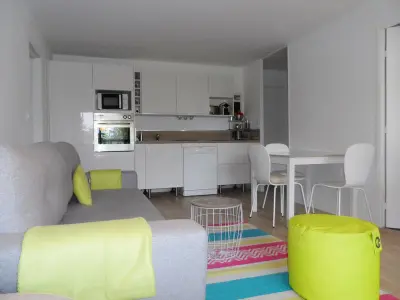 Appartement à Cabourg, Appartement 3 pièces avec jardinet, 6 personnes, internet, proche Grand Hôtel de Cabourg - L1005118