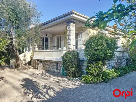 Villa à Menton, Villa spacieuse et calme près des plages avec jardin, terrasse, WiFi et climatisation - L1005146