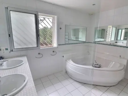 Villa de luxe avec piscine chauffée et salle de sport - Photo 16