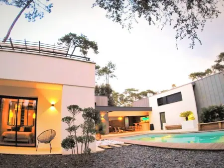 Villa d'Architecte avec Piscine Chauffée, Terrasse et Services Hôteliers à Soorts-Hossegor - Photo 12